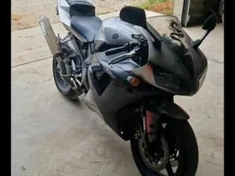 yamaha r1