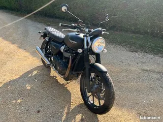 triumph street twin 900