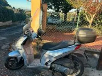 scooter aprilia sportcity 200