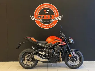 triumph street triple 765 r, vi selger vår ubetydelig brukte demo!