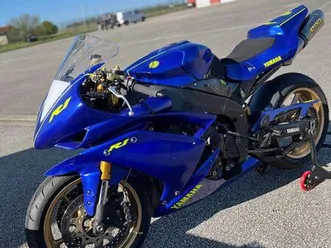 yamaha r1 piste
