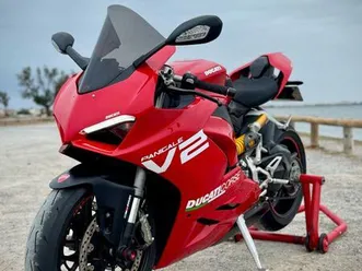 ducati panigale v2