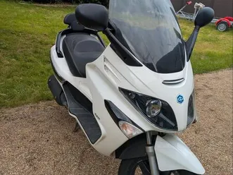 scooter piaggio xevo 125