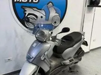 aprilia scarabeo 250