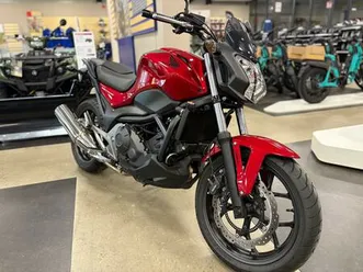 honda nc750 s en ägare sedan ny! lågmil! uttagen 2016!