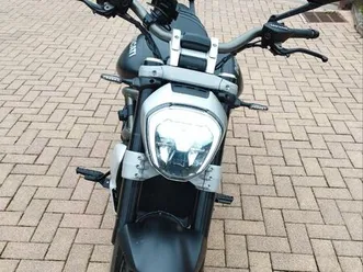 x-diavel noir mât