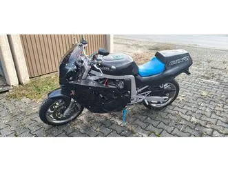 suzuki gsxr 750 schöner umbau