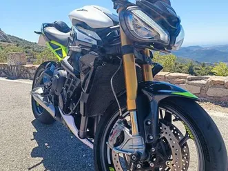triumph street triple 765 moto2