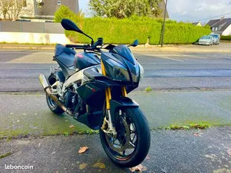 aprilia tuono v4
