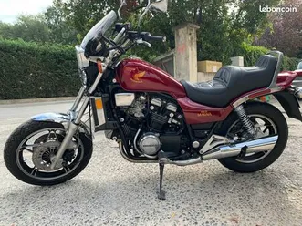 honda vf 1100 custom excellent etat,