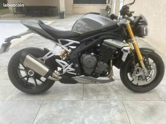 triumph speed triple 1200 rs