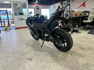 2023 kawasaki ninja® zx6r base