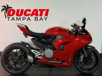 2022 ducati panigale v2 ducati red