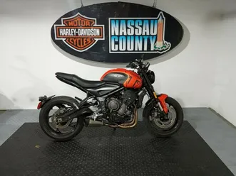 2023 triumph trident 660 - matt baja orange / matt storm grey