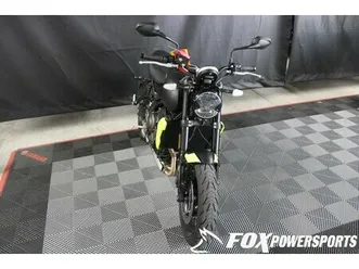 2024 triumph trident 660 sapphire black