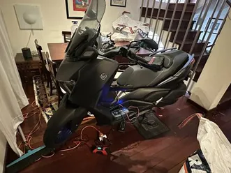 yamaha x-max 300 de 2023 beato