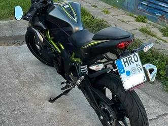 kawasaki z125 supernaked style