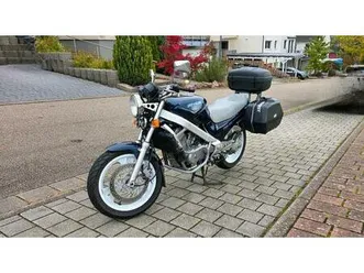 honda ntv 650 revere.