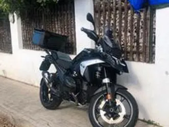 gs 1300 2025 triple black