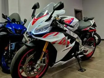 aprilia rsv4 factory 2024 uniprò pari a nuovo