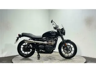 triumph street twin 900 2016 only 14k mot sports exhaust warranty 900 cc 900 cc