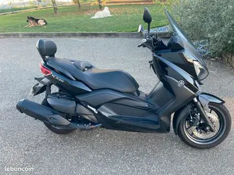 yamaha x-max 400