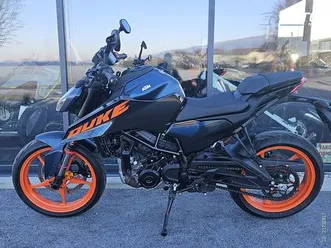 ktm duke 125 | slo | resnočno kot nov