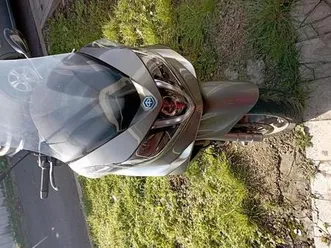 ② vend scooter piaggio x10 m76 350 cc