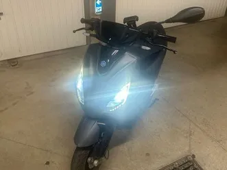 scooter électrique piaggio one plus annee 2023