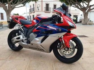 honda - cbr 1000rr fire blade.