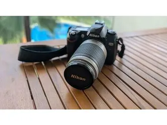 nikon d70 con teleobjetivo y flash