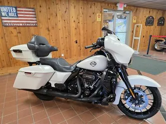 2018 harley-davidson street glide® special