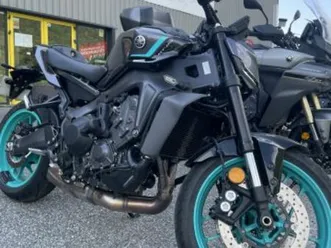 yamaha mt-09 y-amt 2024 900 cm3 | moto roadster | 1 300 km | gris | 73540 la bathie