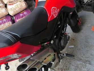 ② benelli tnt 125 année 2020 avec 2300 km