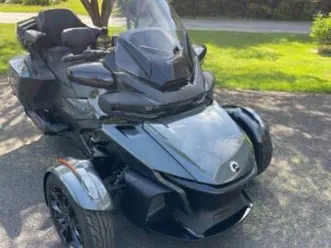2020 can-am spyder rt