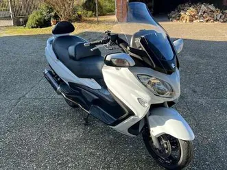 suzuki burgman 650 executive bianco