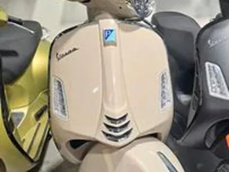 piaggio vespa 125 gts - 2025