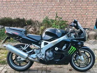 honda cbr900rr sc28