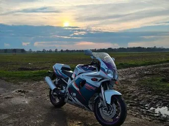 yamaha fzr 600r