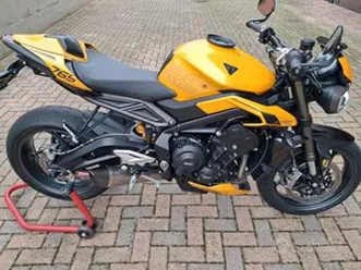 triumph street triple - 2023