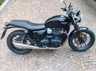 triumph street twin 900
