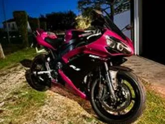 r1 immatricolata 2009