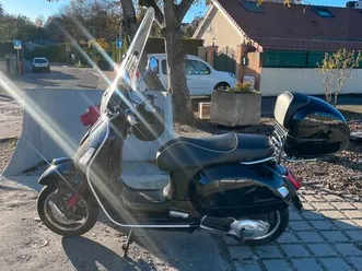 vespa 125 gts