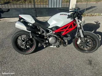 ducati monster 796