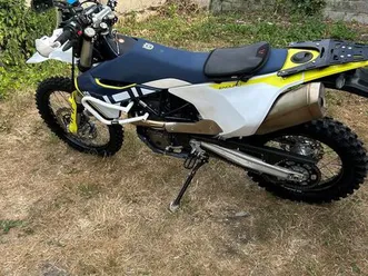 701 enduro 2025 full équipée
