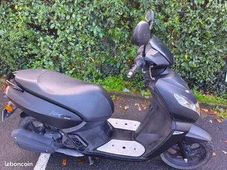 scooter peugeot kisbee black édition