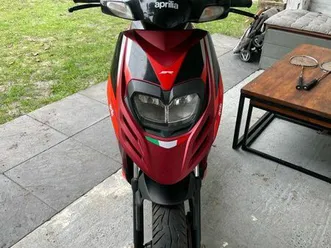scooter aprilia sr