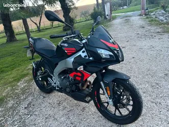 à vendre 125 aprilia tuono