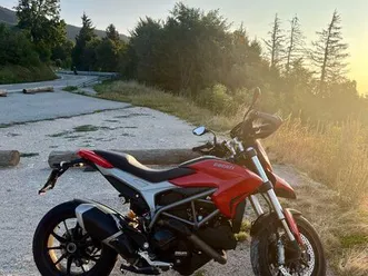 ducati hyperstrada 821