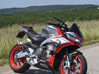 aprilia tuono 660